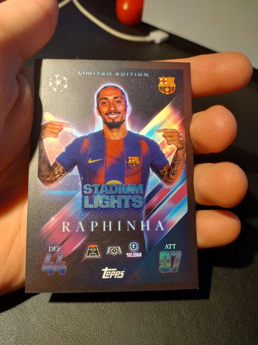 Zestaw 8 kart piłkarskich Topps Match Attax Extra