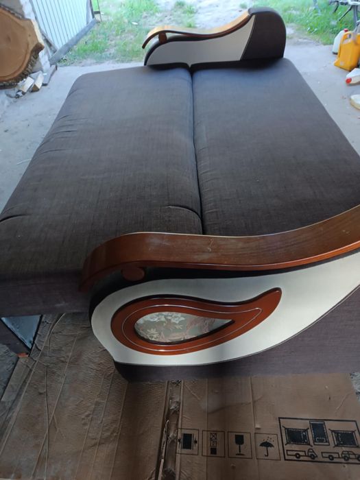 Kanapa rozkladana 215x145 brązowa z poduszkami