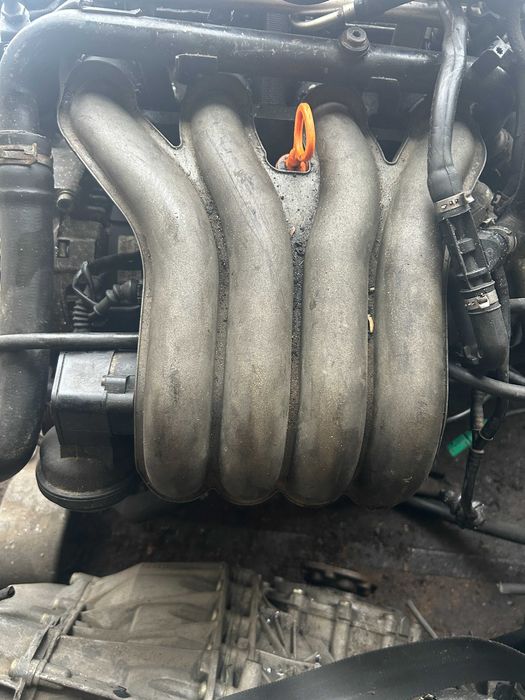 Kolektor ssący 2.0 ALT Audi A4 B6 B7