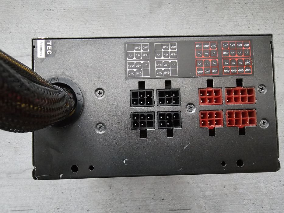 Блок питания Chieftec 1000W APS-1000C полный комплект