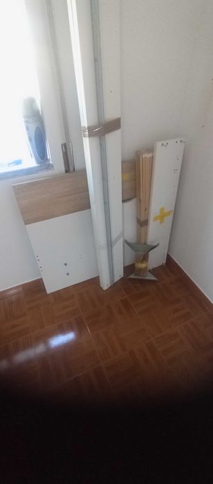 2 Camas de solteiro " bom estado"  s/colchão