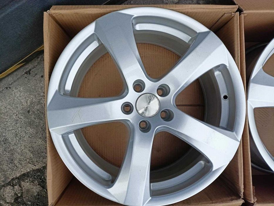 Felgi 18cali Volvo C70 S60 S90 V50 V60 Land Rover Range Rover nr8149