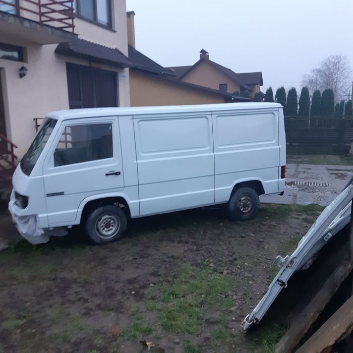 Мерседес Мб 100 після капітального ремонту