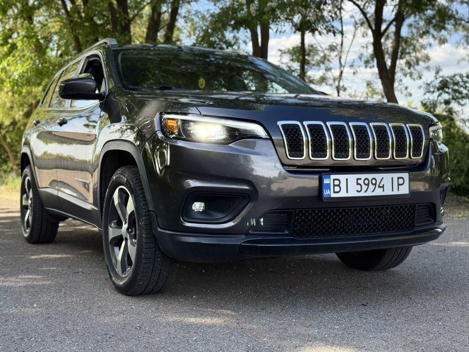 Jepp cherokee продам