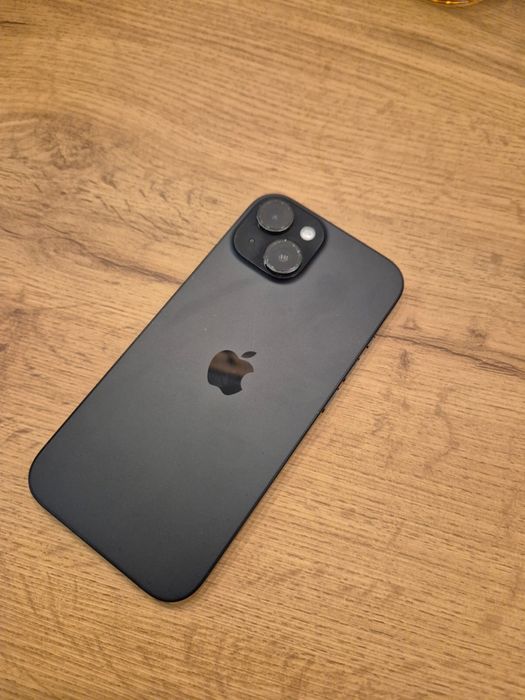 Iphone 15, 128 gigas. Dois anos de uso