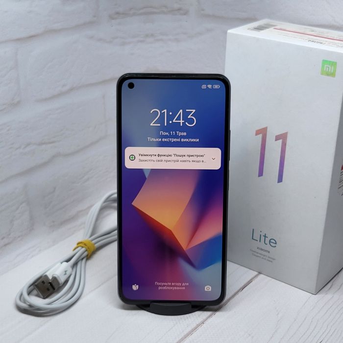 Продам телефон Xiaomi Mi 11 Lite  6+2/128Gb NFC в гарному стані