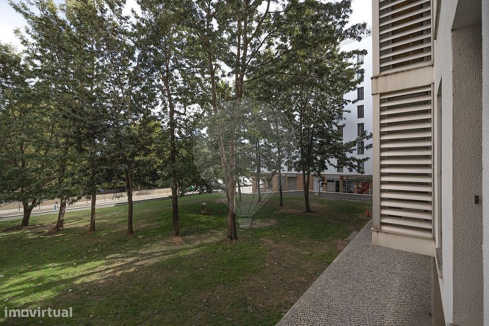 Apartamento T4 para arrendamento