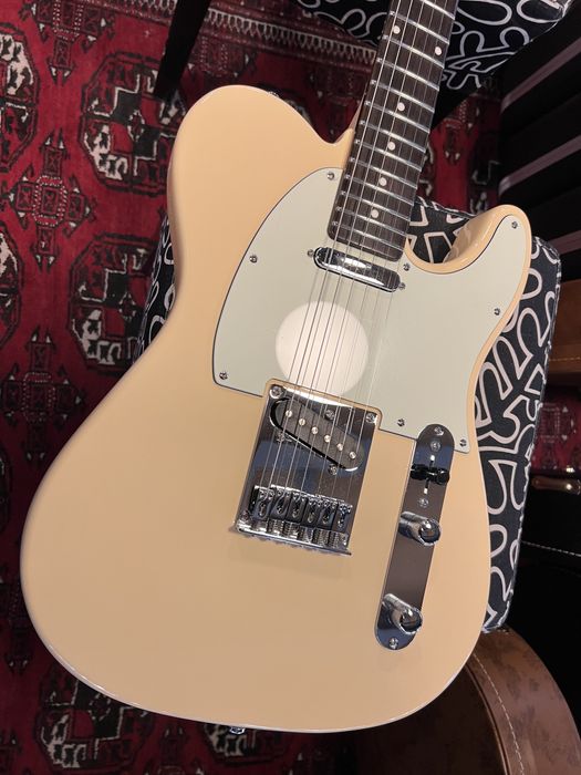 Sire Larry Carlton T3 Vintage White