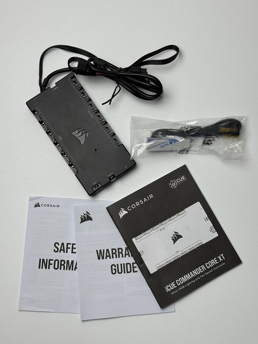 Модуль управління підсвічуванням Corsair iCUE COMMANDER CORE XT