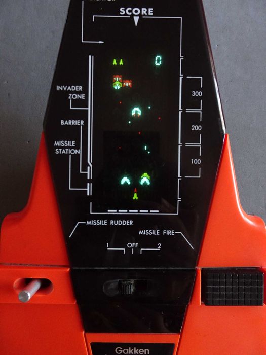 Antiga consola Gakken LSI Game Invader 2000