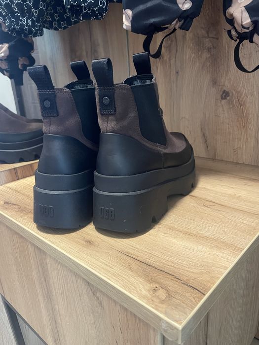 Водонепроникні ботінки Ugg шокоданий колір