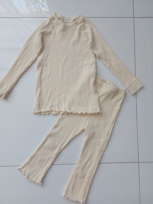 Костюм для дівчинки в рубчик 92 р