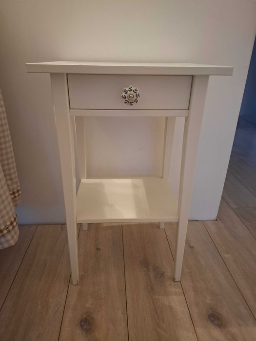 Szafki nocne drewniane