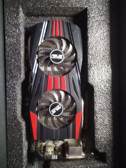 Відеокарта Radeon R9 280X.