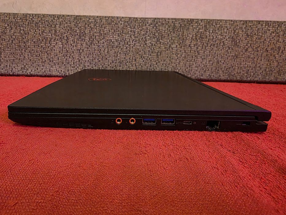 RTX 4050 MSI очень мощный игровой ноутбук в идеальном состоянии