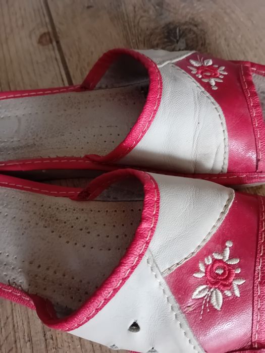 Kapcie damskie skórzane