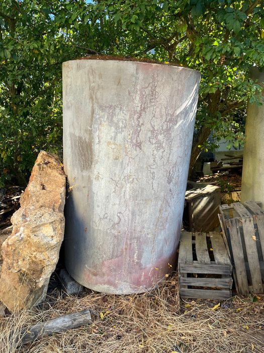 Cuba de vinho em cimento