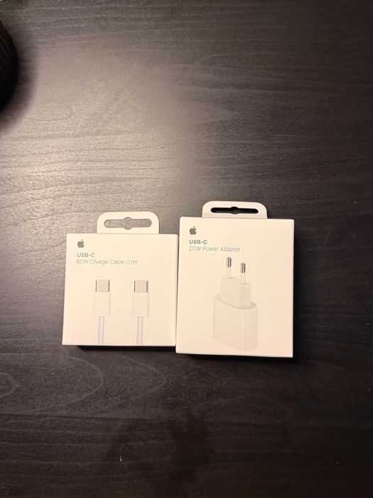 Carregadores Apple e Earpods