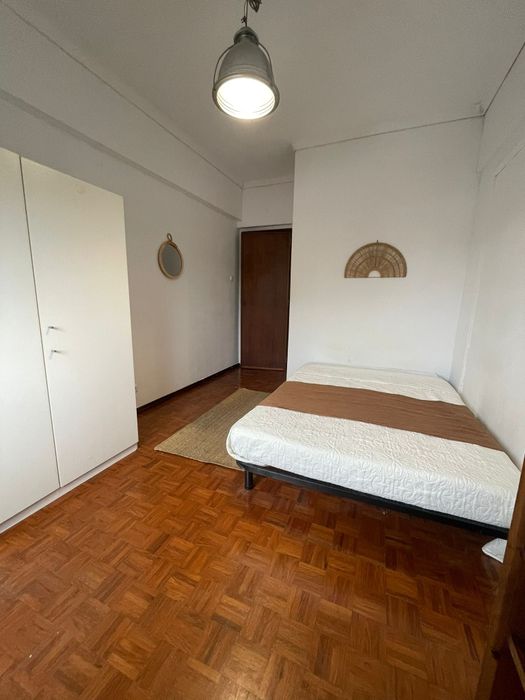 Quarto Individual ou casal Venda Nova Amadora
