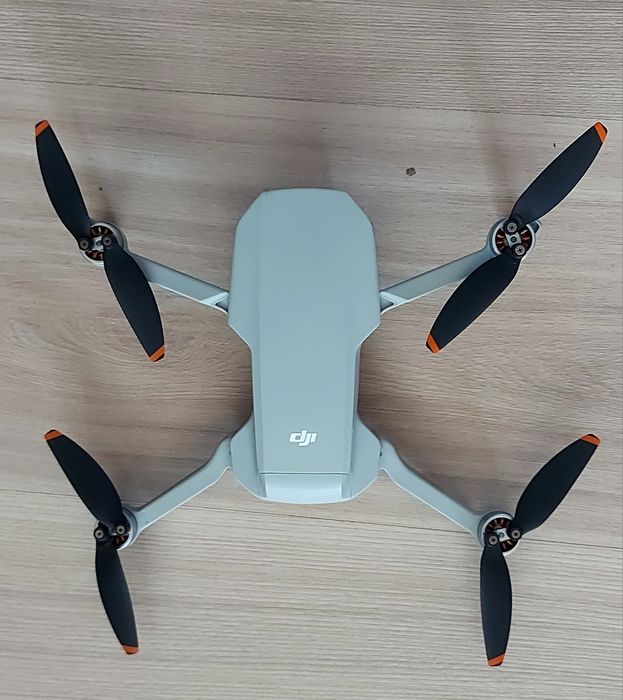 Sprzedam drona DJI Mini 2