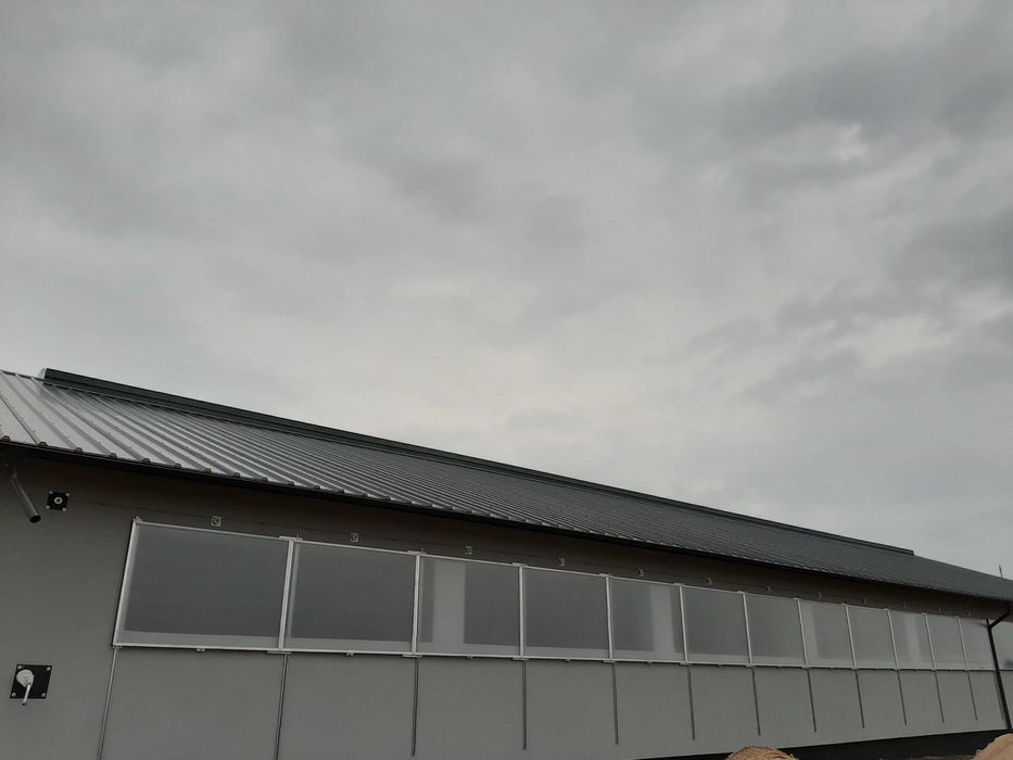 Kurtyny , okna oborowe