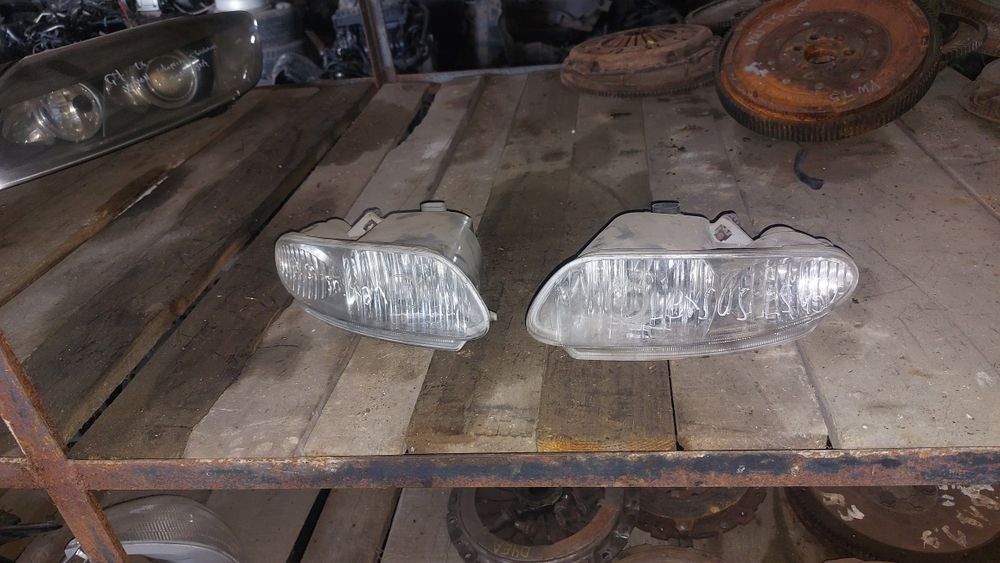 Противотуманка галогенка ліва права LEXUS LS430 00-06