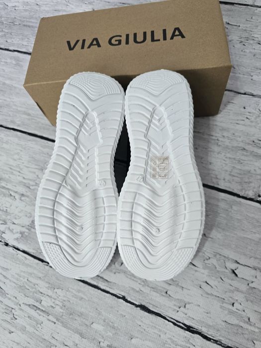 Nowe wsuwane lekkie buty damskie r. 37