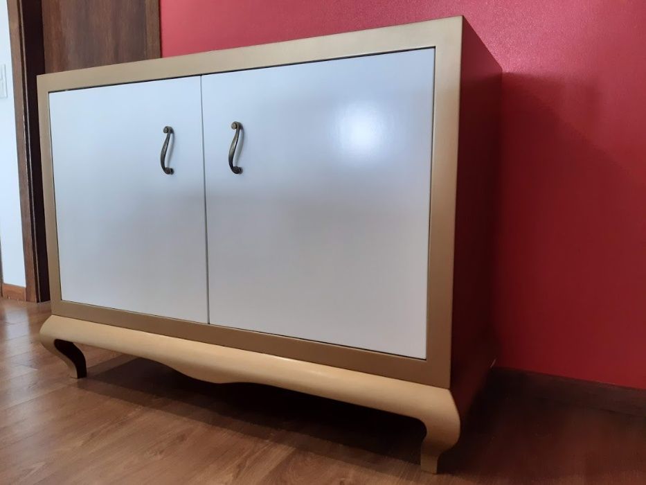 Sapateira Feita por Carpinteiro