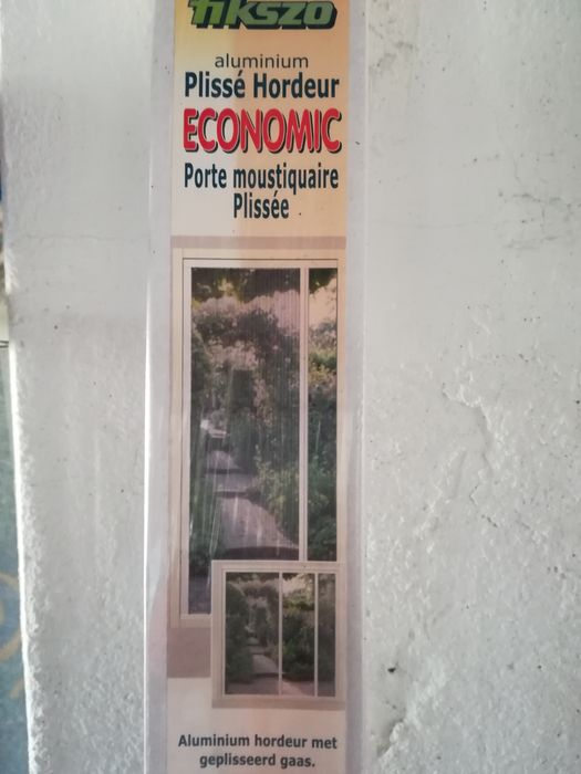 Portas , janelas , fitas  , mosqueteiros