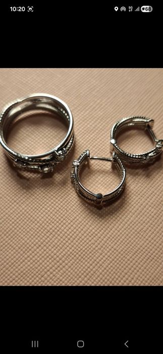 Conjunto entrelaçado prateado