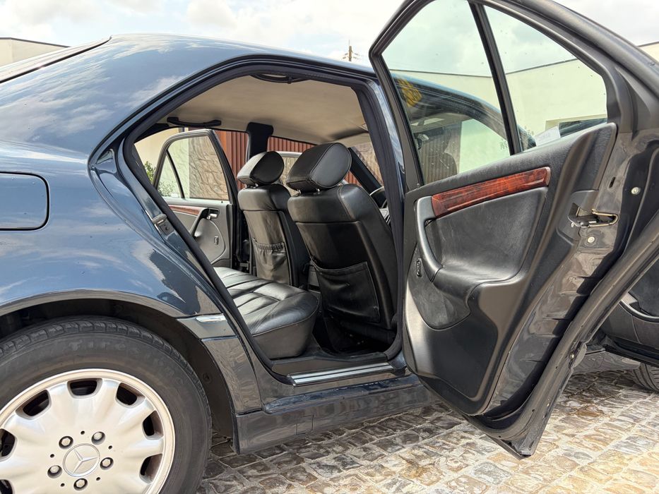 Mercedes-Benz C 250 — fotografia 5
