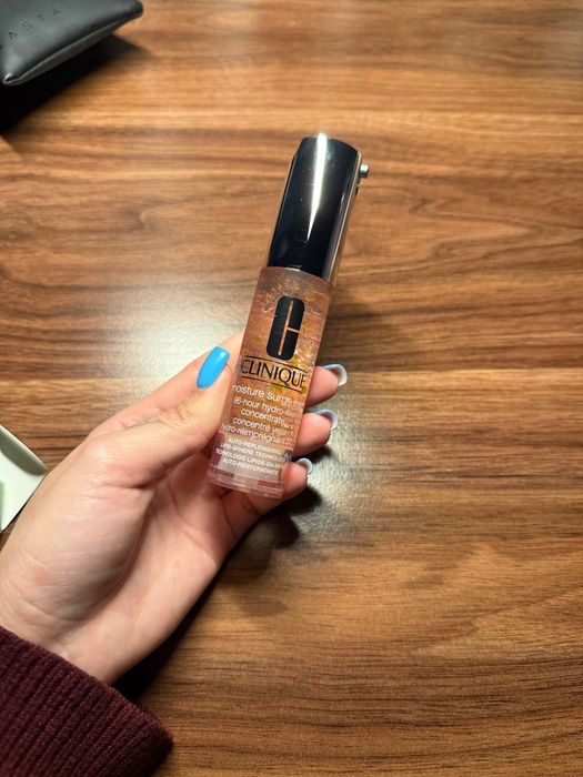 Clinique moisture surge