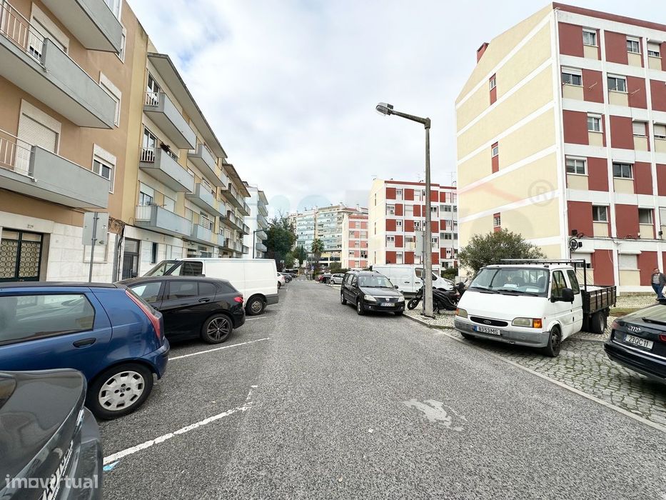 Apartamento T4 duplex Charquinho, Benfica, Lisboa