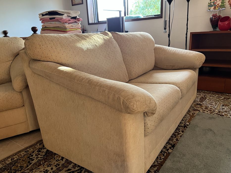Conjunto sofa cama e dois sofas individuais