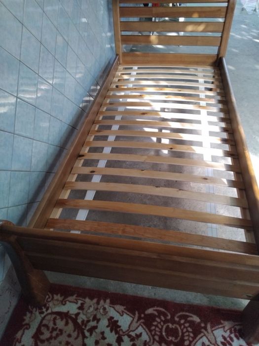 Ліжко односпальне