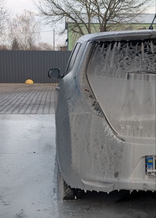 Nissan leaf 2012