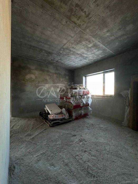 Продаж затишного будинку в Гатному, поруч Республіка, гараж