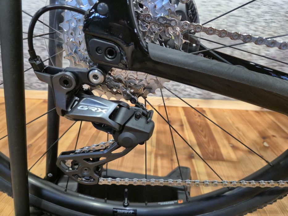 Nowy rower gravelowy GIANT Revolt Advanced 2 VELOPOLIS