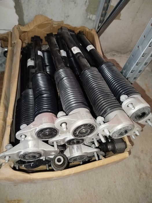 Важіль ричаг передній банан нижній прямий Tesla Model 3 Y банан Заміна