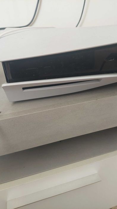 Playstation 5 versao disco ,tem 2 anos e meio a consola