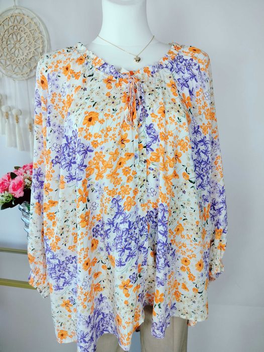 Damska bluzka biała w kwiaty 7xl wiskoza