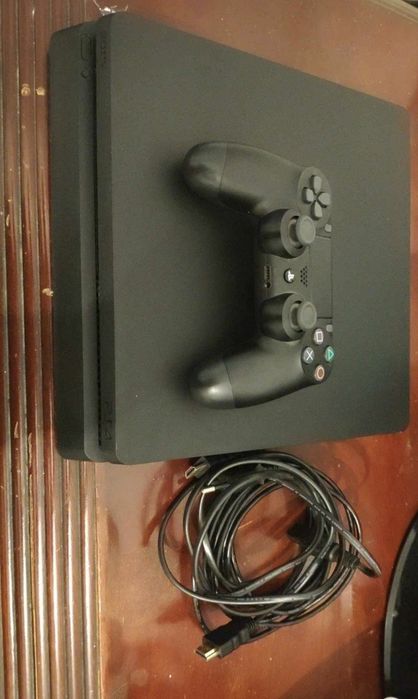 PS4 Slim 1Tb com Gran turismo 7