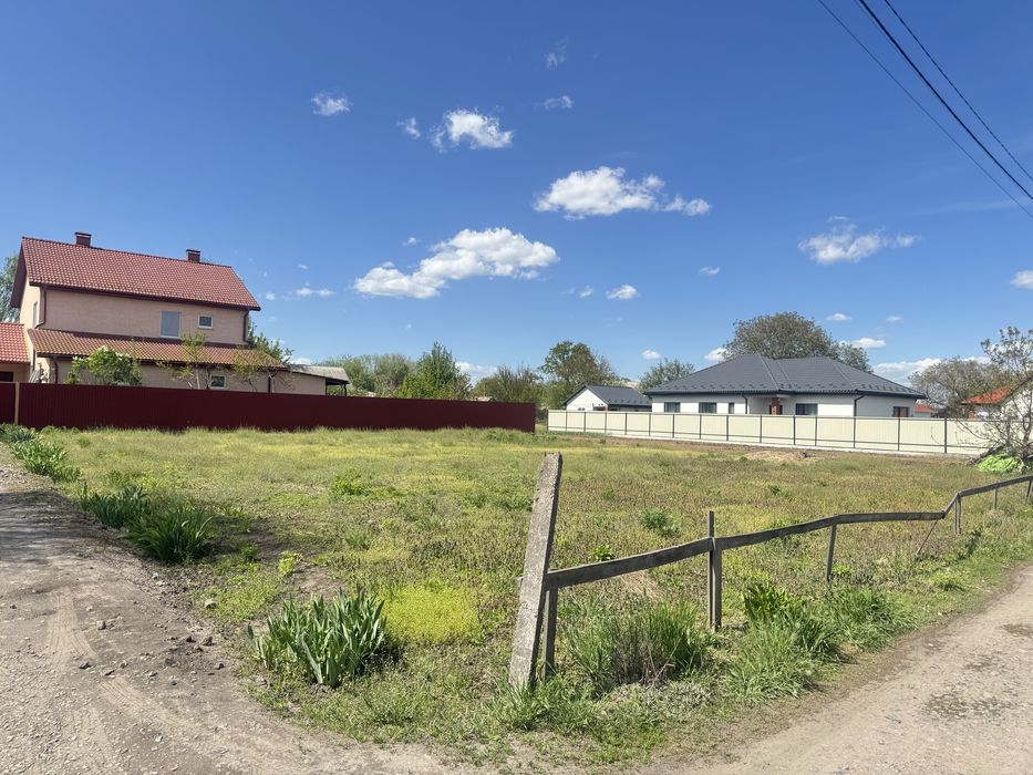 Продаж углової ділянки в Борисполі біля 6 школи вул. Дружби