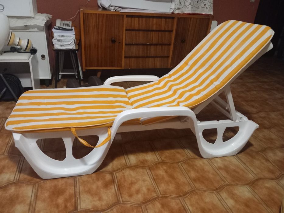 Espreguiçadeira de resina