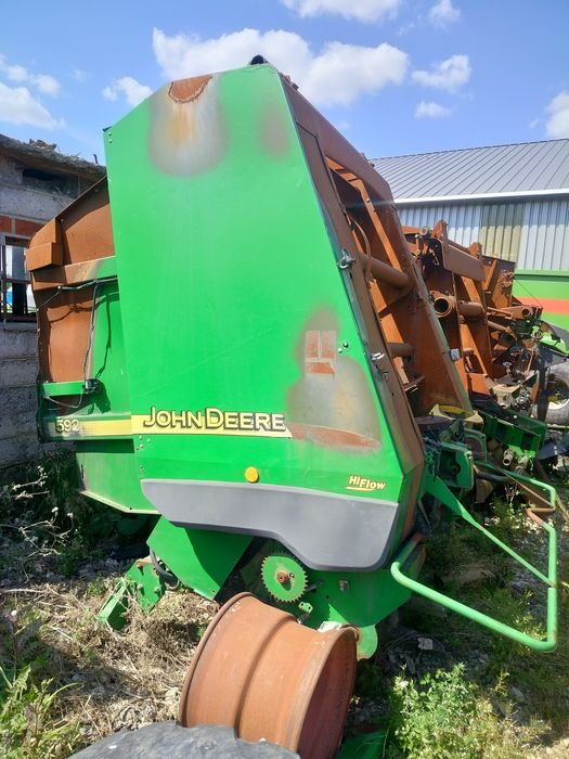 John Deere 592, 854 części