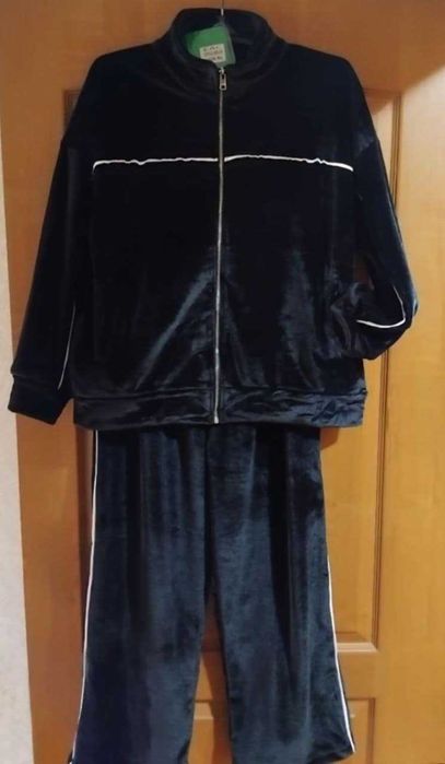 Теплий велюровий костюм на мутоні  50-52р.
