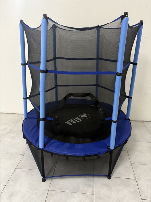Trampolim para criança