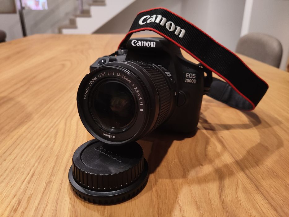 Canon DS126741  EOS 2000D