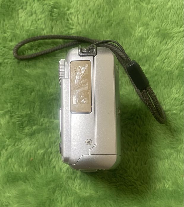 Продам фотоапарат Olympus FE-210