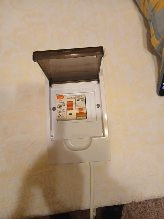 mini quadro eléctrico monofasico, tem um diferencial de 25A